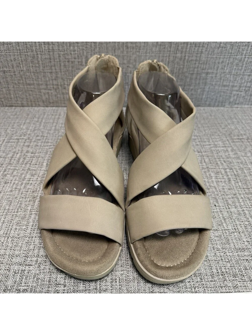 Earth Spirit Sandals Women's Size 9 Taupe Crossband Wedge Strappy Comfort Boho